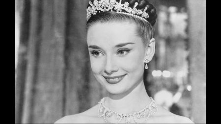 スクリーンデビュー75周年を記念し、4ヵ月連続特集放送！「ザ・レジェンド オードリー・ヘプバーン」