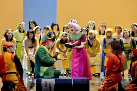 【新国立劇場】毎年大好評の「高校生のためのオペラ鑑賞教室」！この夏は最高のロマンティック・コメディ『愛の妙薬』を上演
